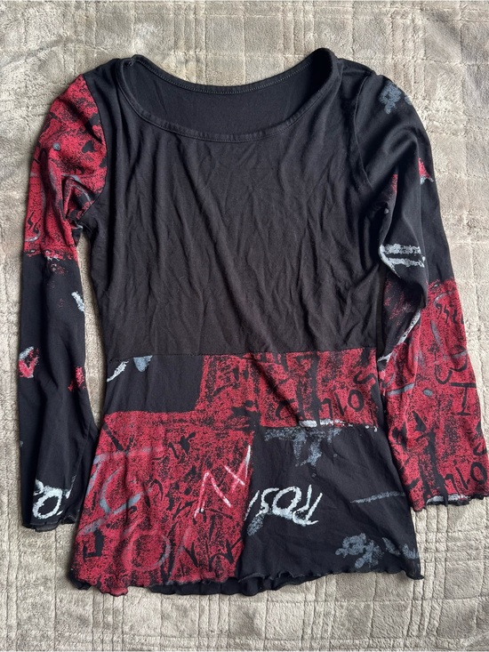 Tops - Euro Black & Red Long Sleeve